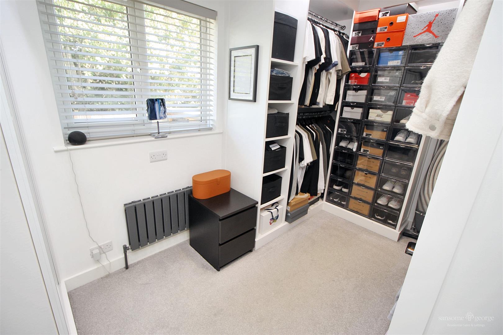 Latimer Drive, Calcot, Reading
